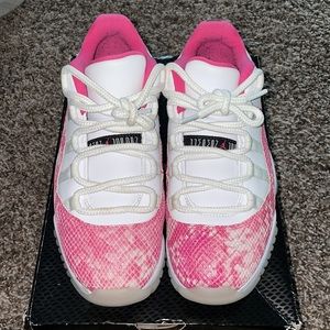 Jordan 11 Low snake skin